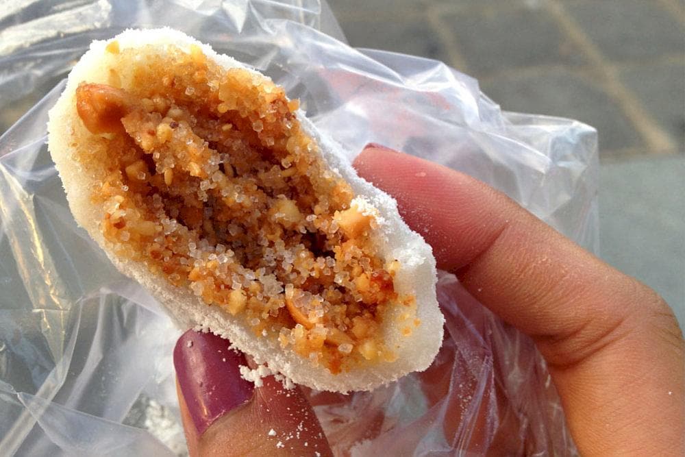 Banh xoai is an irresistible treat for anyone with a sweet tooth